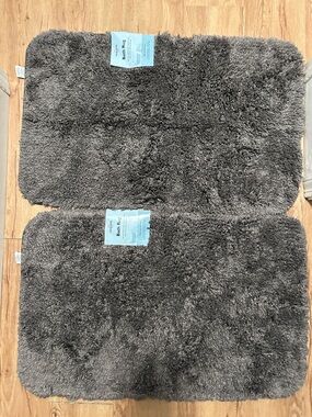 NWT 2 Mohawk Home Grey Shag Plush Bath Rugs